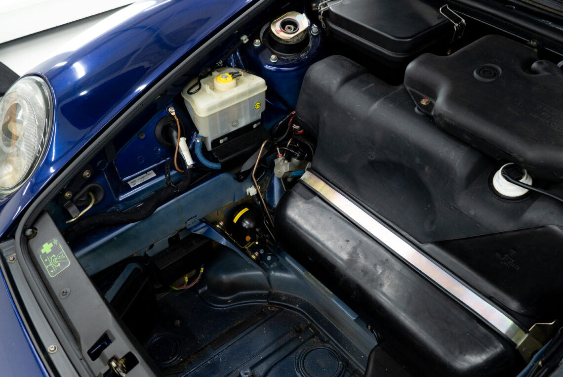 Porsche 911 (993) Carrera 4 - For Sale - Murray Scott-Nelson