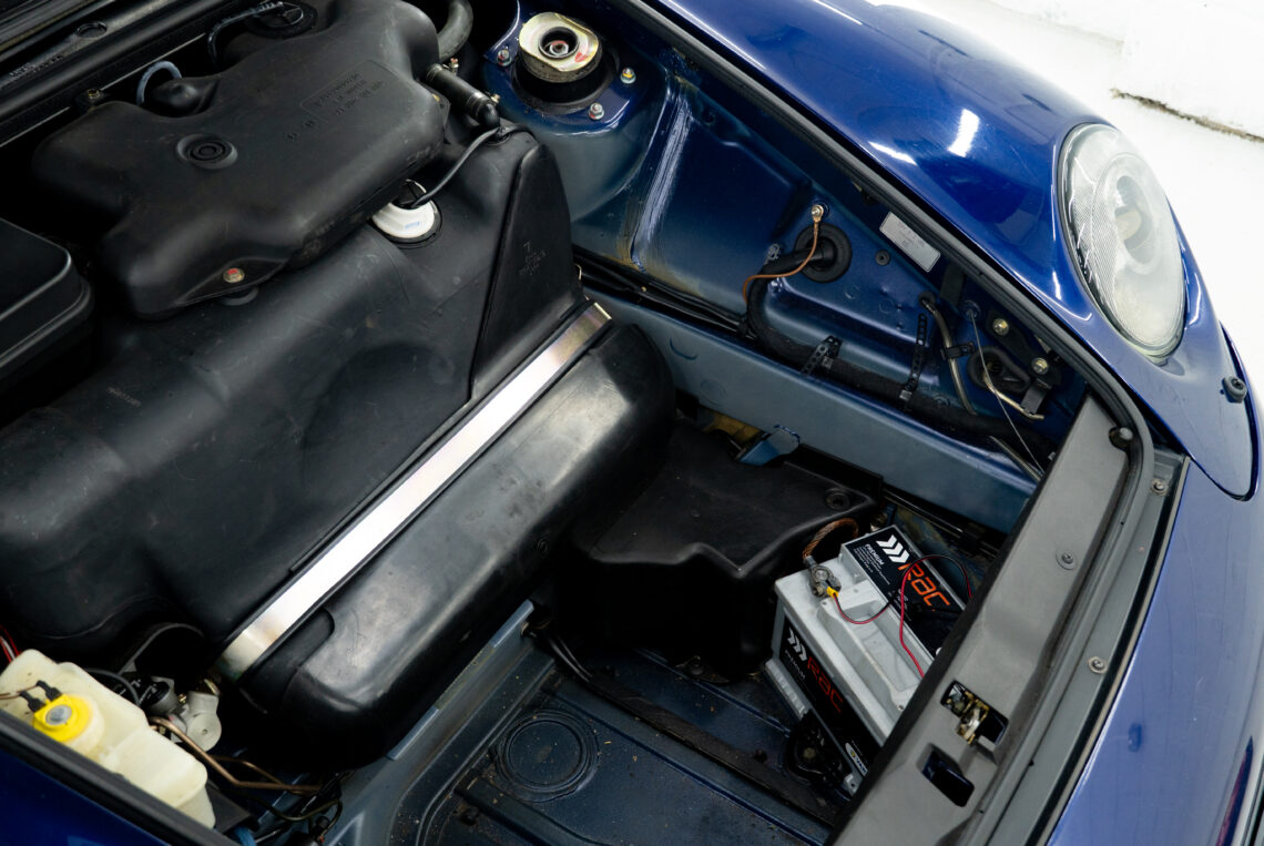 Porsche 911 (993) Carrera 4 - For Sale - Murray Scott-Nelson